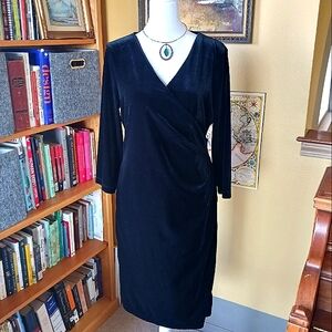 SALE! BROOKS BROTHERS BLACK VELVET DRESS size 8 below knee 3/4 sleeve zipper
